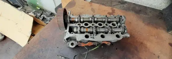Land Rover Discovery 3 - LR3 Engine head 4R8Q6090