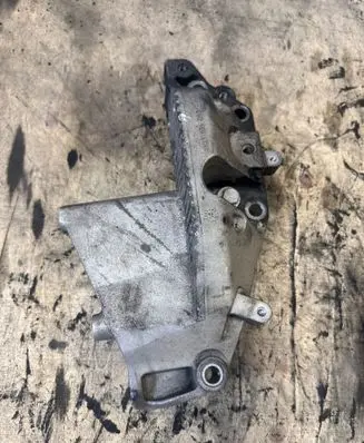 Renault Master III Engine mounting bracket 112310605R