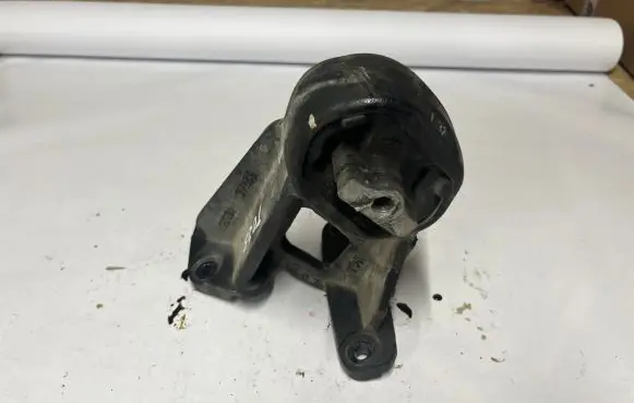 Dodge RAM 1500 DS Engine mounting bracket 627AC46535