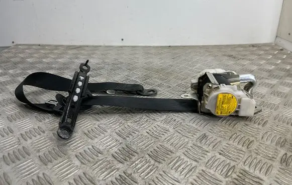 Lexus CT 200H Front seatbelt 7X3270P 000678 0644158
