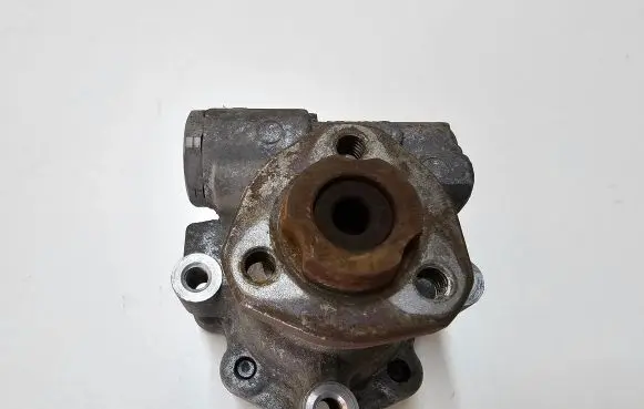 Volkswagen PASSAT B7 USA Power steering pump 5C0422152G