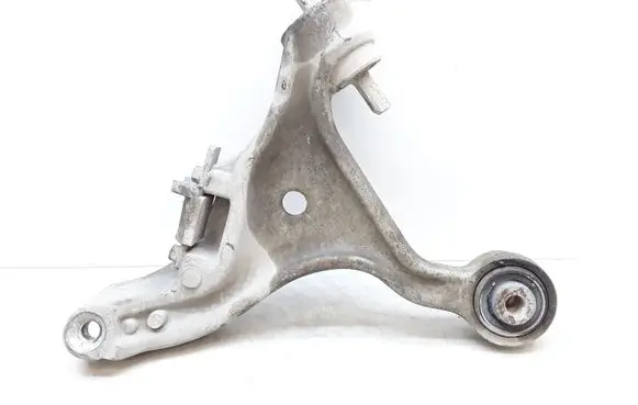 Volvo V70 Front lower control arm/wishbone