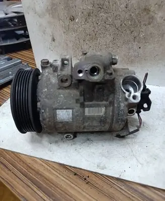 Skoda Fabia Mk1 (6Y) Air conditioning (A/C) compressor (pump) 6Q0820808