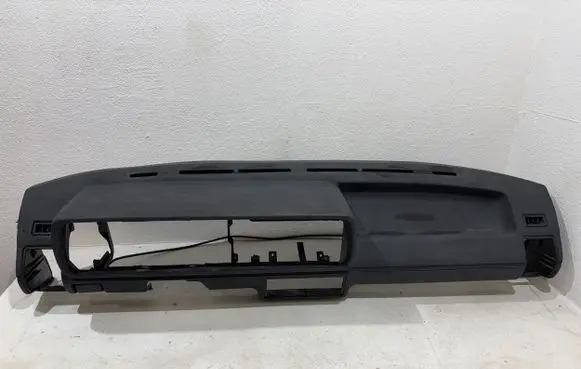 Volkswagen Golf I Dashboard 161857007