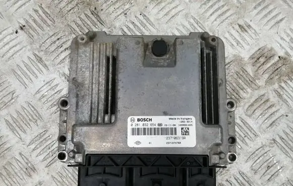 Renault Captur Engine control unit/module 0281032654 237107476R 237106319R