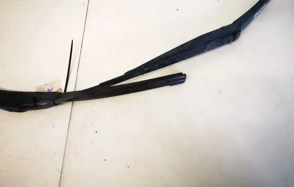 Chevrolet Cruze Front wiper blade arm