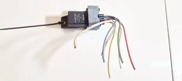 Peugeot 4007 Glow plug pre-heat relay 9640469680 51252002
