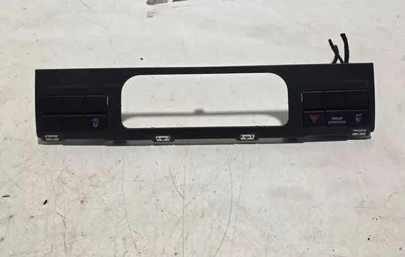 Volkswagen Transporter - Caravelle T6 Panel trim 7E0857304D