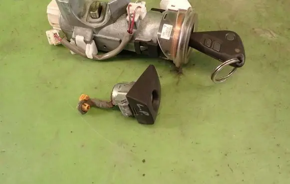 Subaru Impreza III Ignition lock 88215AG000X1T25971