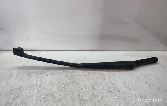 Front wiper blade arm