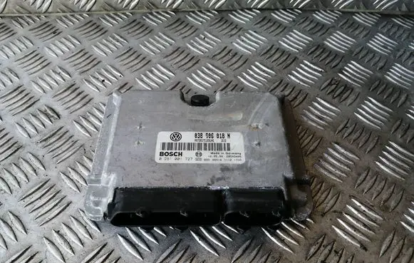 Volkswagen PASSAT B5 Engine control unit/module 038906018N 0281001727