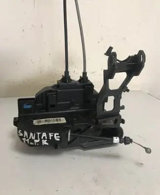 Hyundai Santa Fe Front door lock 813102B020