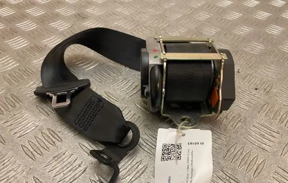 Volvo XC90 Third row seat belt 39825733