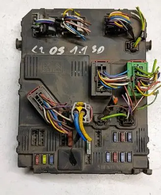 Citroen C2 Fuse module 9653667780