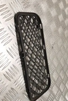 Volkswagen Touareg I Front bumper lower grill 7L6853676