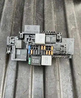 Mercedes-Benz C W205 Fuse module A2229063202