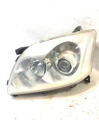 Toyota Avensis T250 Headlight/headlamp 0543