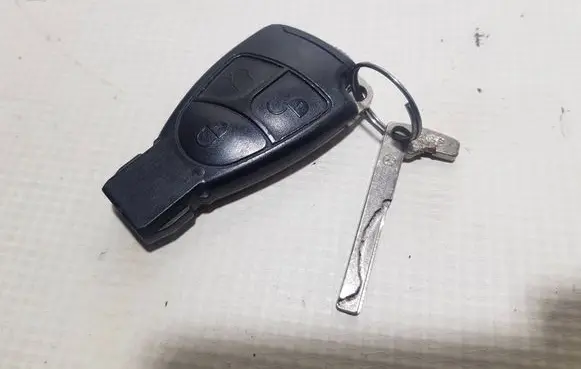 Mercedes-Benz CLS C219 Ignition key/card KLLUCZYKWMR