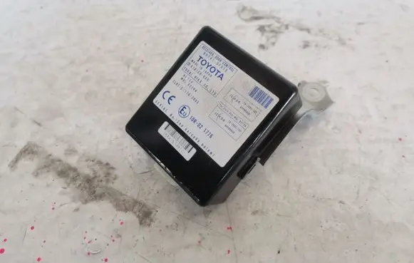 Toyota Corolla Verso AR10 Door control unit/module 897410F010