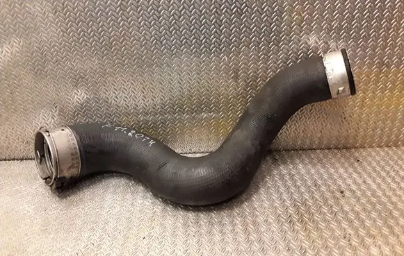 BMW 5 F10 F11 Intercooler hose/pipe 8513289