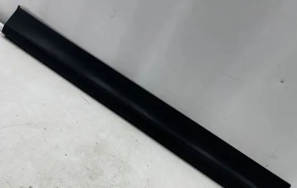 Porsche Cayenne (9Y0 9Y3) Front door trim (molding) 9Y0837095