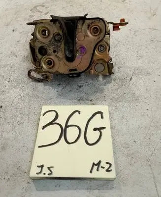 Opel Astra F Front door lock 90452373
