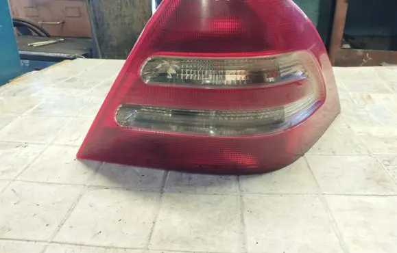 Mercedes-Benz C AMG W203 Rear/tail lights A2035408305