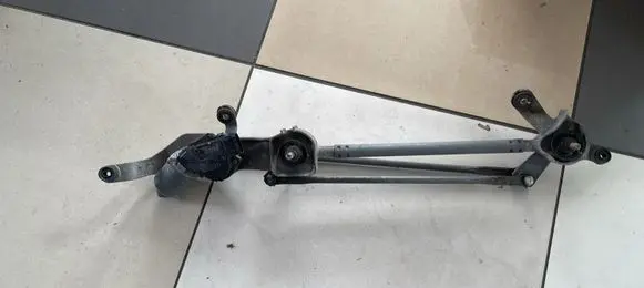 Opel Insignia A Wiper motor 13227393 AV1590601423