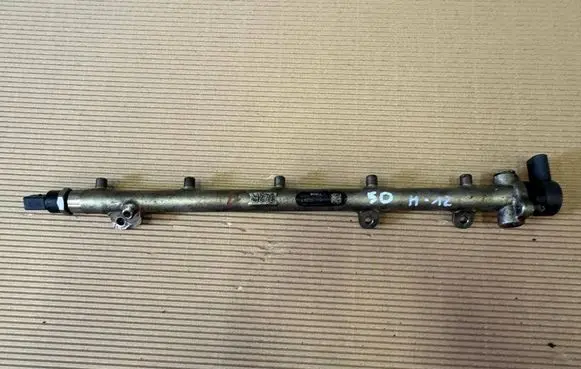 Mercedes-Benz E W211 Fuel main line pipe A6120700295 0445215021 A610780549