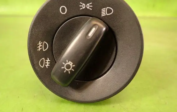 Skoda Octavia Mk2 (1Z) Headlight wiper switch 1Z0941431C