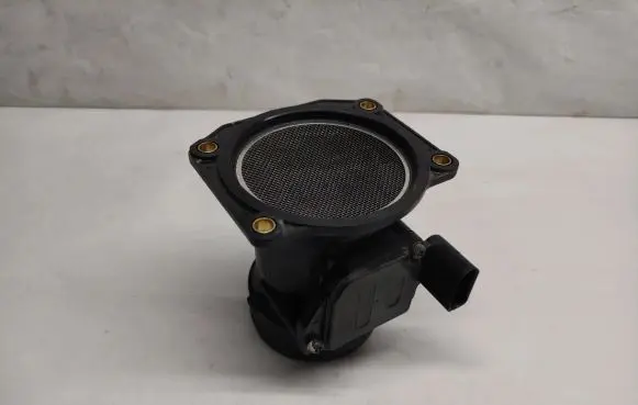Volkswagen PASSAT B5 Mass air flow meter 8ET00914226