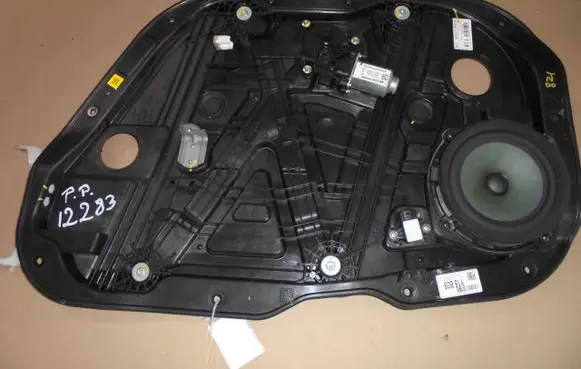 Hyundai Elantra VI Front window lifting mechanism without motor 82480-F2360