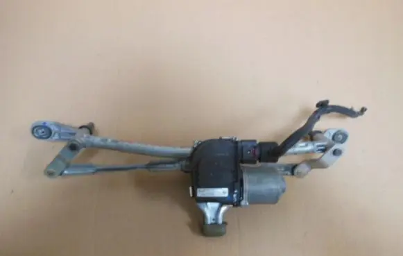 Opel Grandland X Front wiper linkage and motor