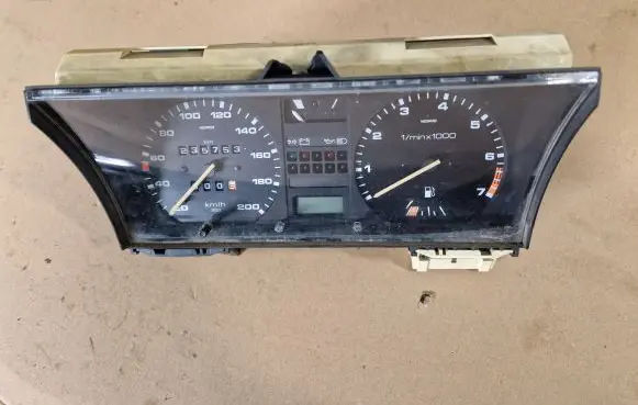Volkswagen Scirocco Speedometer (instrument cluster) 533919033DF