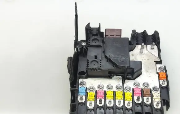 Peugeot Expert Fuse module 9675350180 22661F01