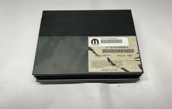 Dodge Charger Sound amplifier 68425657AA
