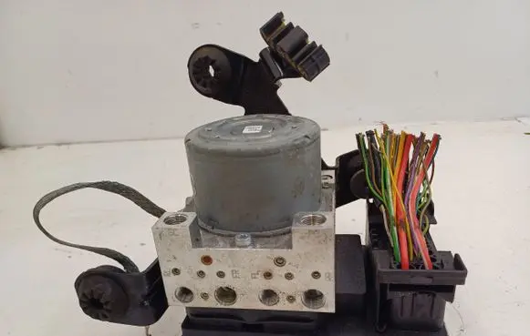 Volvo XC90 ABS Pump P31471431