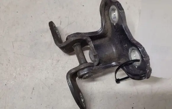 Toyota Auris 150 Rear door upper hinge