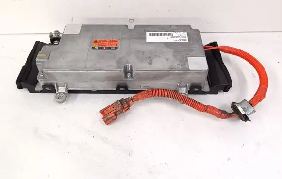 Voltage converter inverter