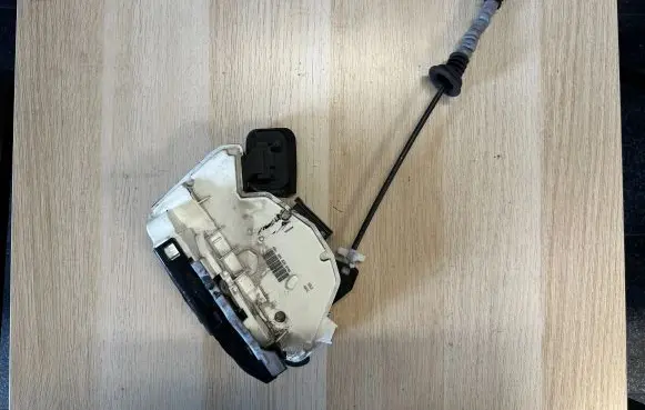 Volkswagen Polo V 6R Rear door lock 6R4839016A