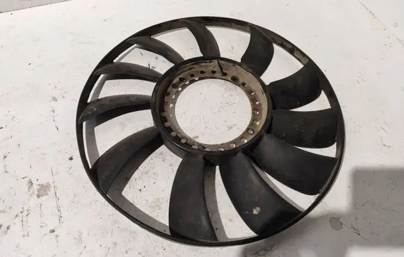Audi A4 S4 B5 8D Fan impeller 058121301B