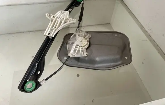 Volkswagen Golf Plus Rear door window regulator with motor 1K4839462A 5M0839462 1K5839462