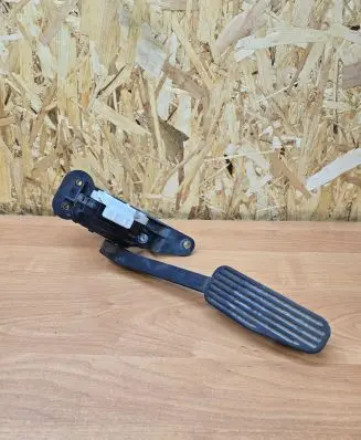 Volvo XC90 Accelerator throttle pedal 30666656