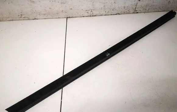 Volvo V70 Front door glass trim molding