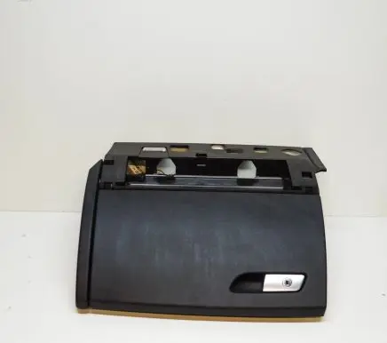 Glove box