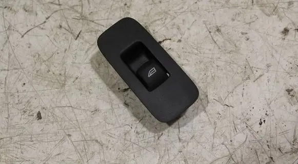 Volvo V40 Electric window control switch 31394840