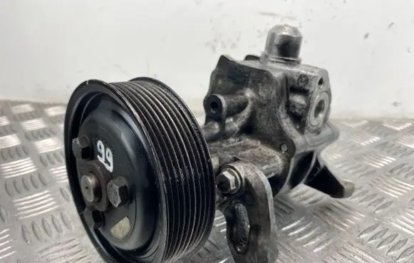 BMW 5 GT F07 Power steering pump 679645202
