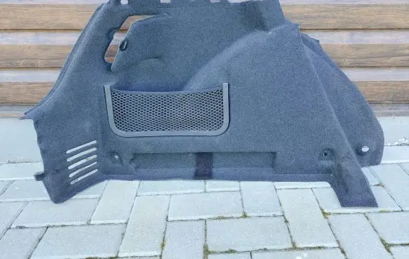 Trunk/boot lower side trim panel