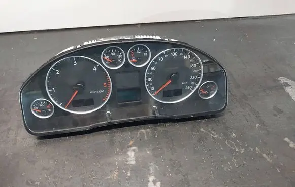 Speedometer (instrument cluster)