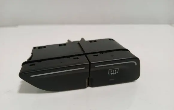 Ford Focus Windscreen/window heater switch 18C621AB